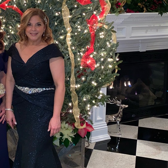 Gown - Picture 8 of 8